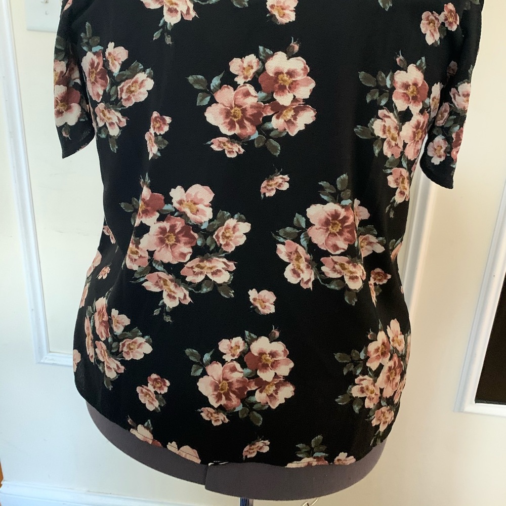 Black Floral Off the Shoulder Top - Picture 3 of 6